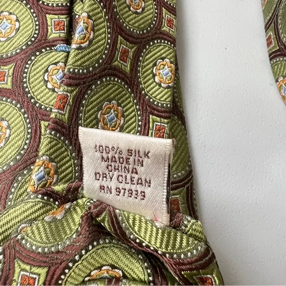 Peter Millar 100% Silk Hand Folded Green Brown Circle Geometric Print Mens Tie - Picture 5 of 11